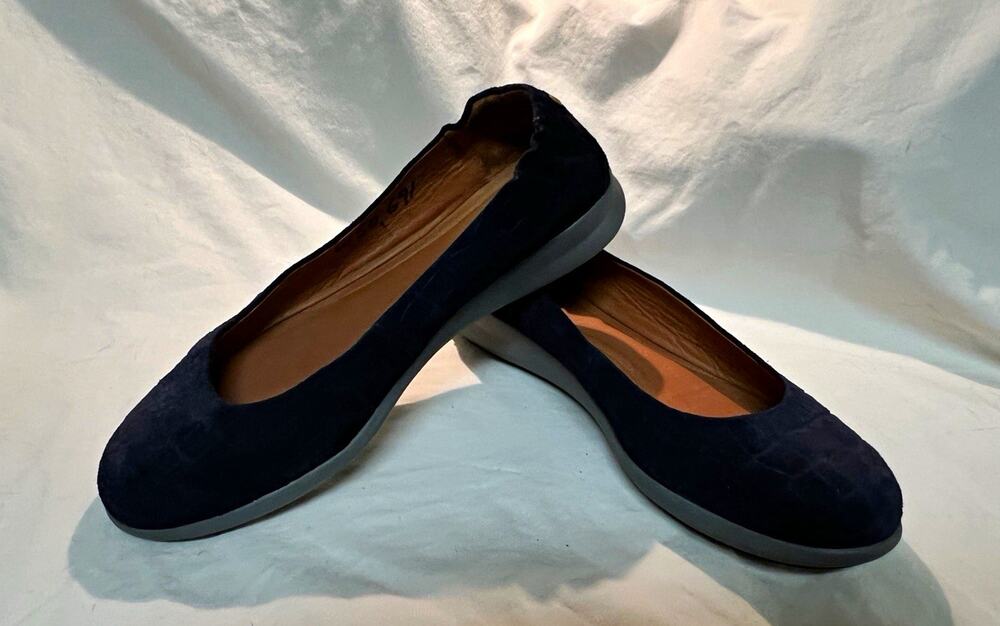 Samuel Hubbard Freedom Dance Navy Suede Flats Women's Size 8.5 US 39.5 W1210-206